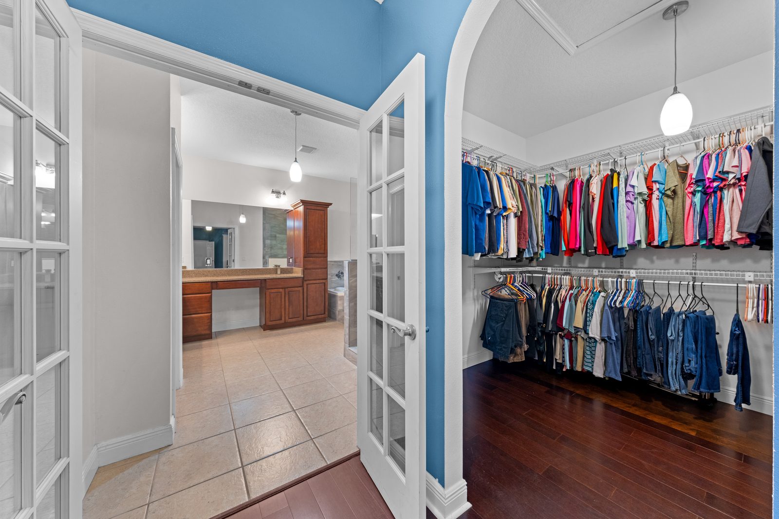 Walk-in closet