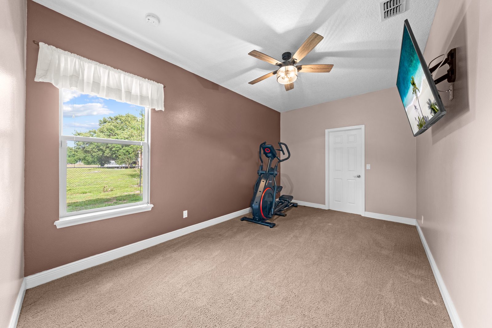 Secondary bedroom